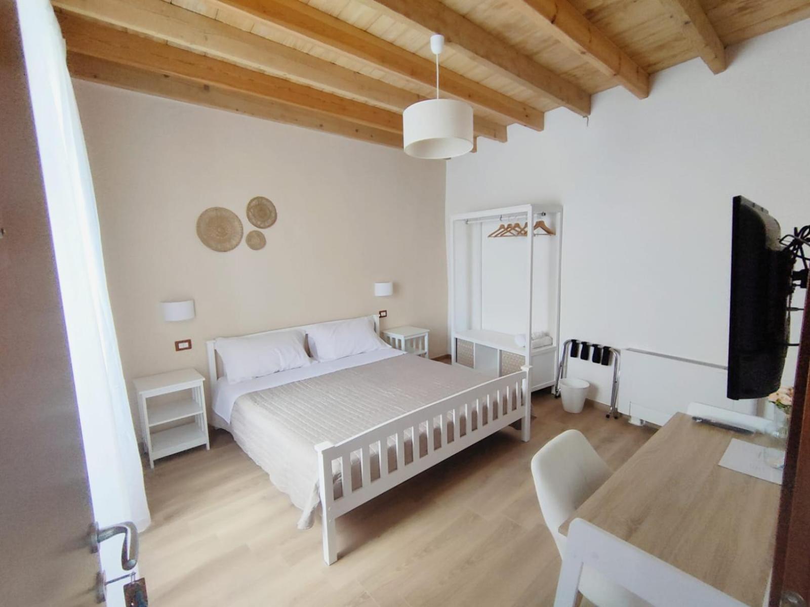 Donna Raffaela Bed & Breakfast Tertenia Exterior photo
